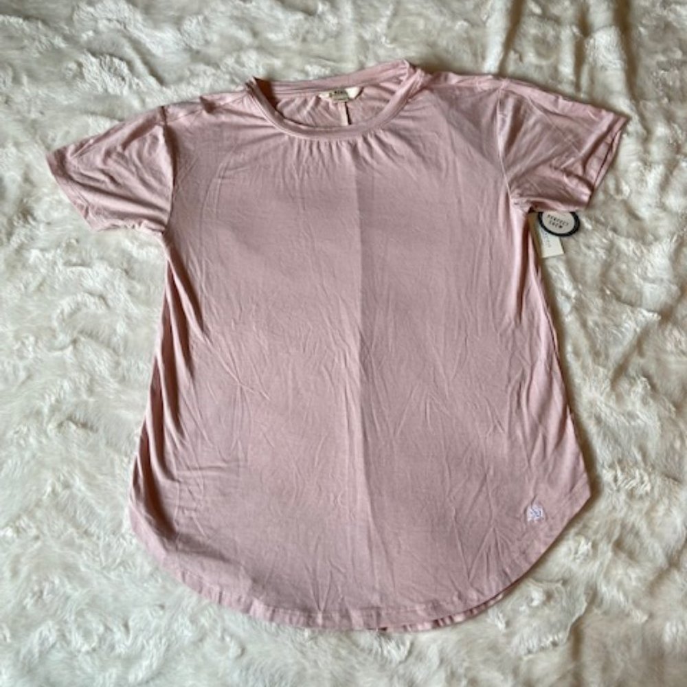 Aero (Aeropostale) T-shirt Size Small NWT